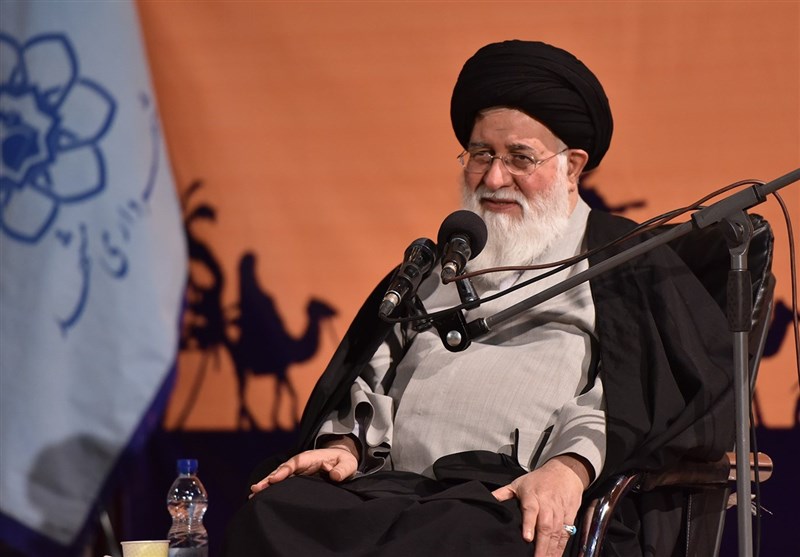 دنباله روی از استکبار یعنی از خداوند بریده‌ایم