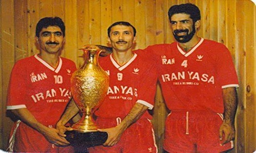 بررسی پیراهن های تاریخ پرسپولیس