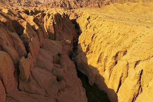 ادامه جستجوی هوایی و زمینی در دره ارواح / اعزام بالگرد شرکت نفت به چال کندی