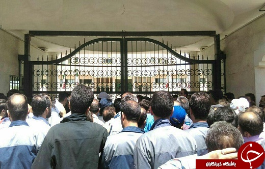 اعتراض مجدد کارگران شرکت آذرآب اراک/تجمع کارگران پشت درب استانداری مرکزی