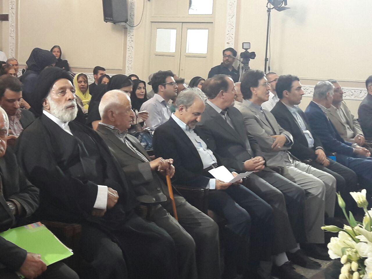 تاکنون هیچ پژوهشگاهی به نام میرزاخانی نامگذاری نشده/اخراج استعداد&zwnj;های ناب شریف به خاطر نداشتن مقاله