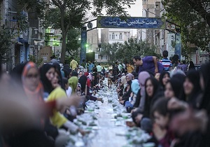 اطعام بیش از  9 هزار نفر در سفره‌های افطاری هلال‌احمر