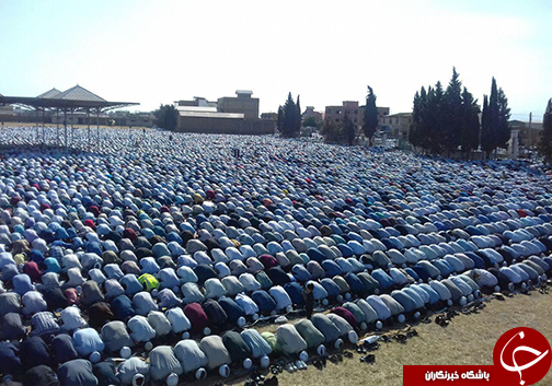 نماز بندگی گلستانی ها به شکرانه عید فطر +تصاویر