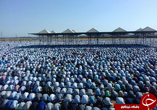 نماز بندگی گلستانی ها به شکرانه عید فطر +تصاویر