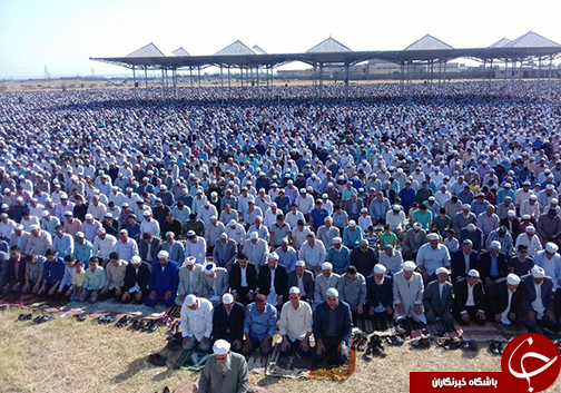 نماز بندگی گلستانی ها به شکرانه عید فطر +تصاویر