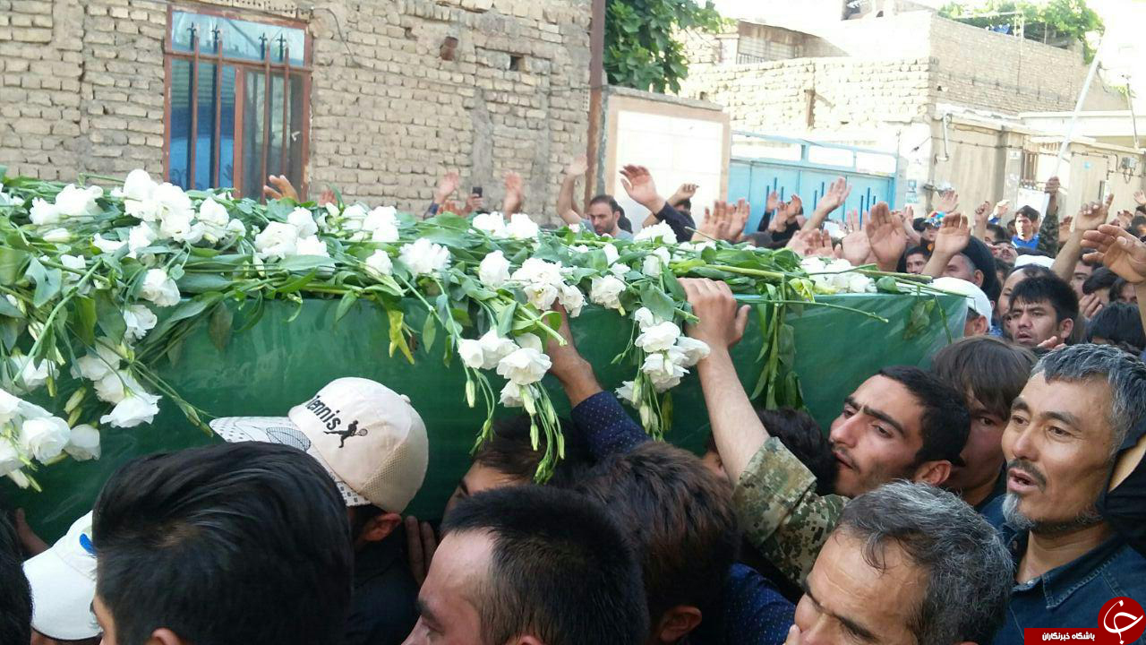 پیکر &laquo;محمد رضایی&raquo; از شهدای مدافع حرم تشییع شد + عکس