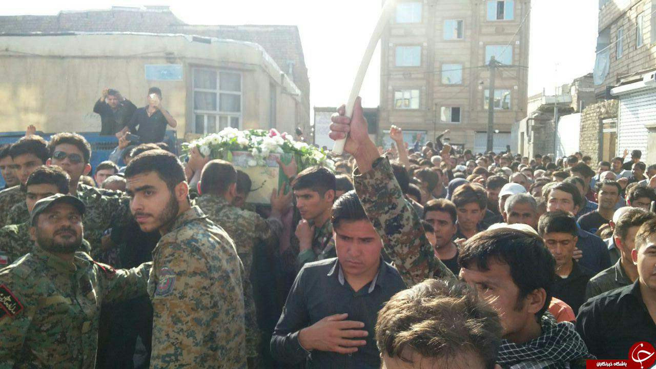 پیکر &laquo;محمد رضایی&raquo; از شهدای مدافع حرم تشییع شد + عکس