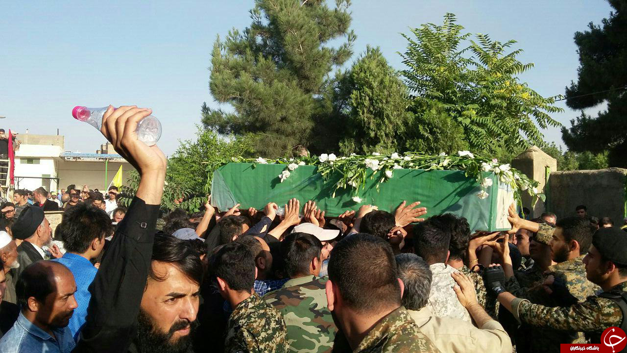 پیکر &laquo;محمد رضایی&raquo; از شهدای مدافع حرم تشییع شد + عکس