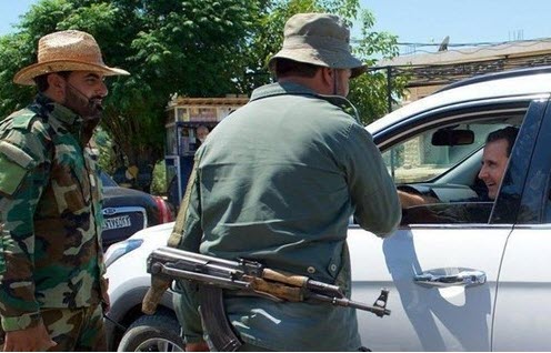 بشار اسد با خودروی شخصی به دیدار مجروحان سوری رفت +فیلم بشار اسد با خودروی شخصی به دیدار مجروحان سوری رفت +فیلم