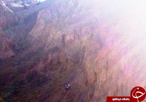 سقوط یک دستگاه خودرو به دره در محور هراز +تصویر