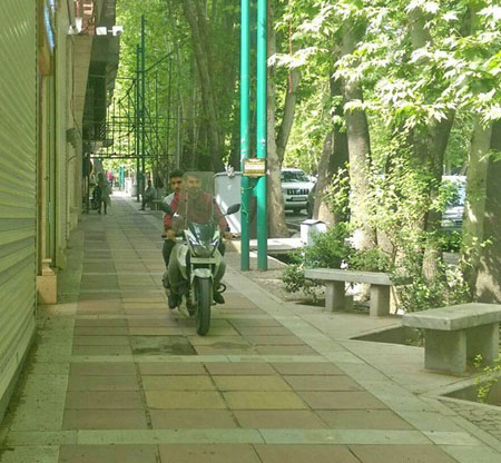 موتورسوارانی که به هیچ صراطی مستقیم نیستند