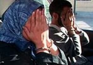 سارقان داخل خودرو به دام قانون افتادند