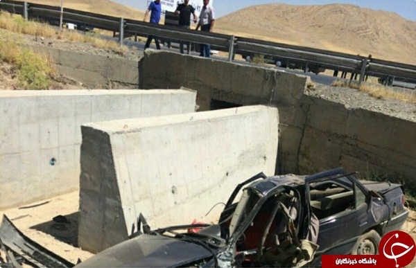 واژگونی خودرو پژو و مرگ راننده در اراک