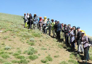 اعزام تیم بانوان کوهنورد آمل به گرجستان