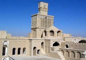 جاذبه های بسیار دیدنی و تاریخی شهرستان ابرکوه درتابستان هم دیدنی است