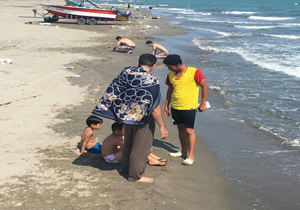 نجات دو برادر از غرق شدن در دریا
