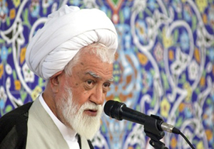 امام جمعه بندرعباس : حمله موشکی سپاه عزت آفرین برای ایرانیان