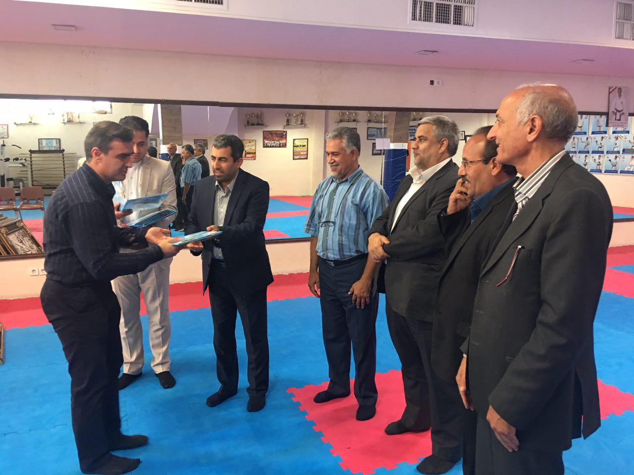 دیدار پورابراهیمی با قهرمانان آسیایی کاراته در کرمان + تصاویر