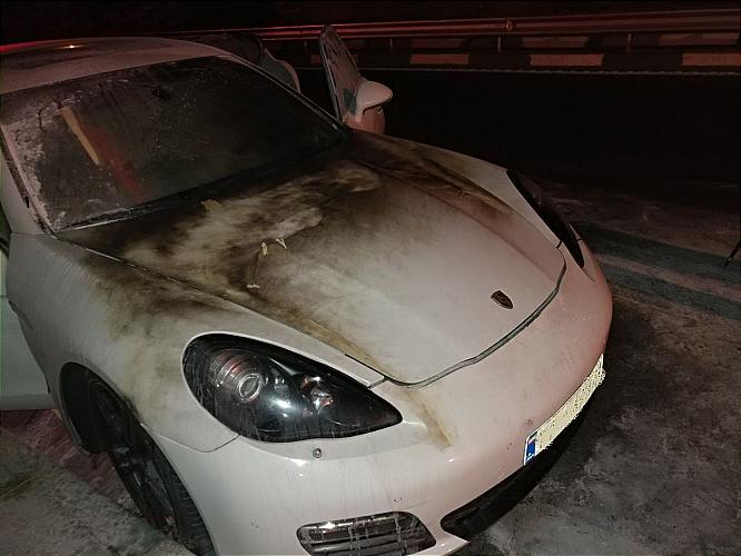 آتش سوزی ناگهانی پورشه در بزرگراه همت