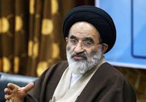 ائمه جمعه باید برای تقویت قوای سه گانه تلاش کنند