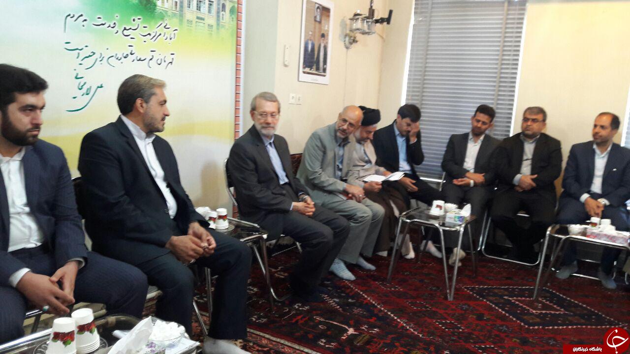 دیدار لاریجانی با اعضای جدید شورای شهر قم+تصاویر