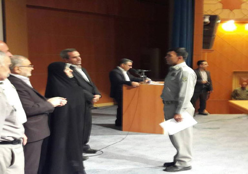 تقدیر از محیط بانان نمونه لرستانی در مراسم تجلیل از محیط بانان نمونه کشور درقم