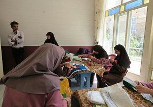 برگزاری نمایشگاه صنایع دستی معلولان ناتوان ذهنی در اردکان