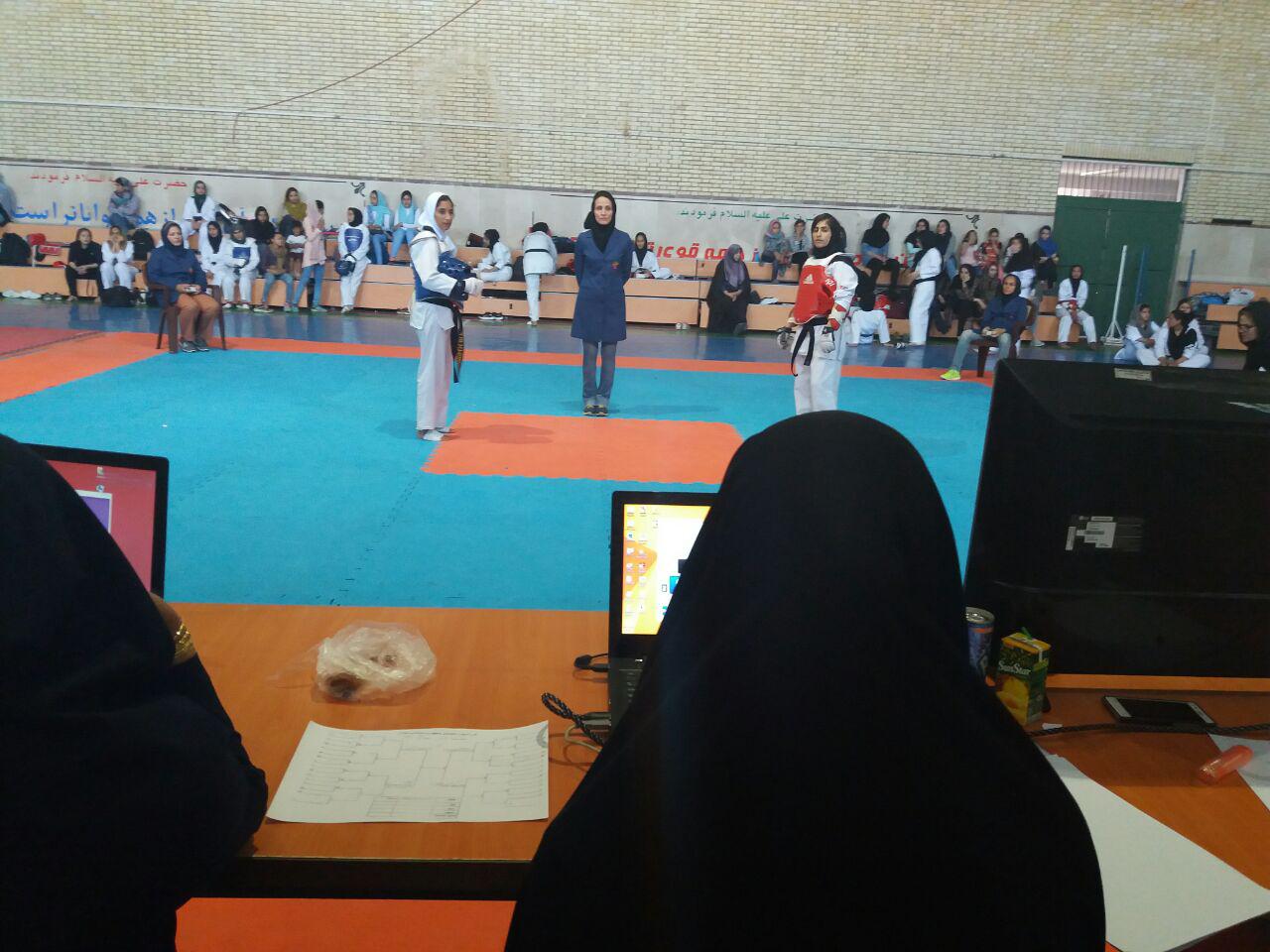 برگزاری مسابقات آزاد تکواندو بانوان