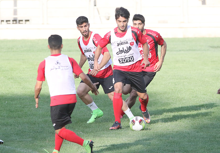 کاروان پرسپولیس با 18 بازیکن راهی تبریز می&zwnj;شود