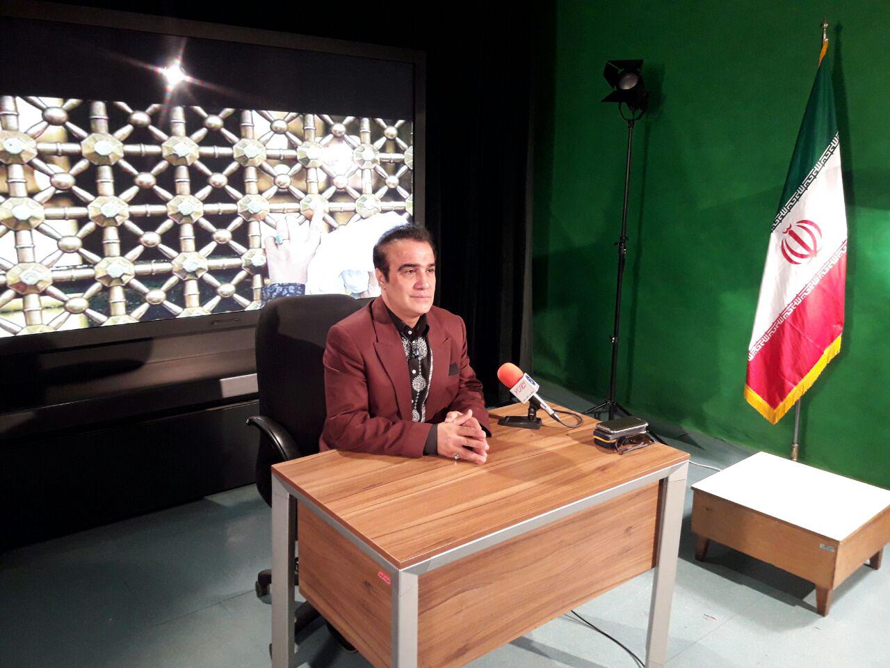 اجرای زنده خواننده کشورمان در وصف امام رضا‌ (ع) + فیلم