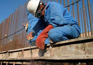 کارگران ۷۶ واحد صنعتی در اصفهان پایش سلامت شدند