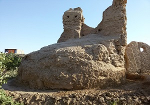 برج تاریخی مزرعه عبداله اردکان مرمت اضطراری می شود