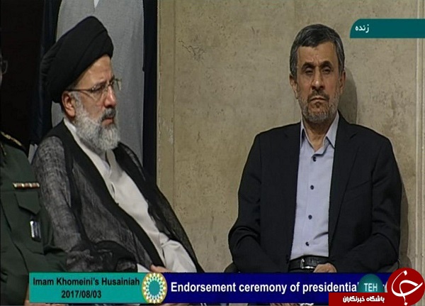 اقدام عجیب احمدی نژاد در مراسم تنفیذ روحانی + تصاویر