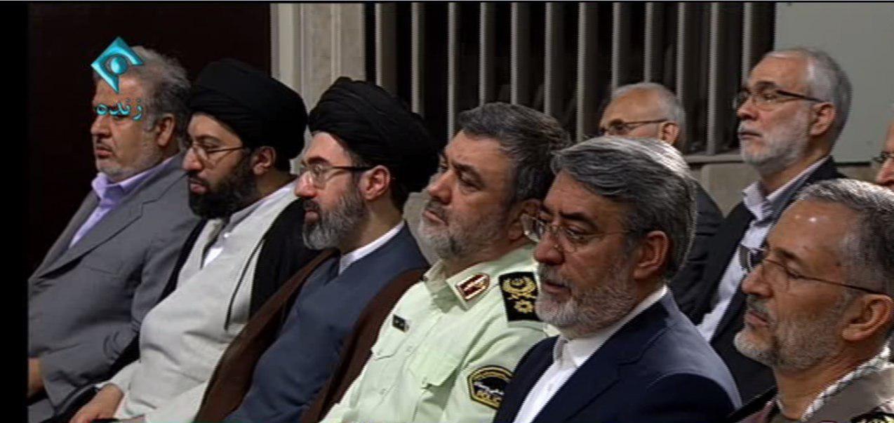 از هم&zwnj;نشینی میهمانان بدون توجه به رنگ سیاسی تا حرف&zwnj;های درگوشی ولایتی و ناطق&zwnj;نوری!