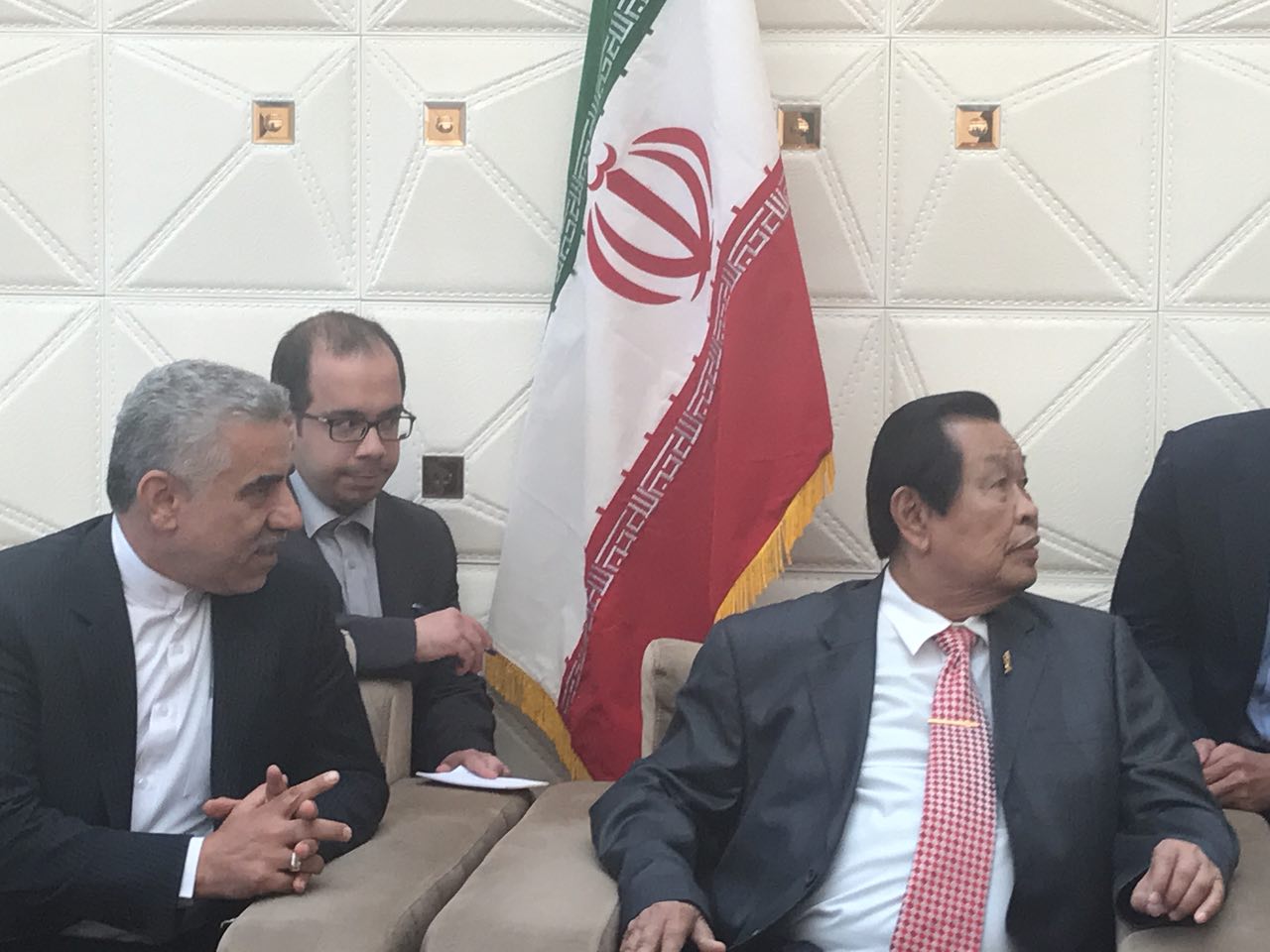 کدام شخصیت&zwnj;های بین&zwnj;المللی برای شرکت در مراسم تحلیف دوازدهمین دوره ریاست جمهوری وارد فرودگاه امام خمینی (ره) شدند؟ + تصاویر