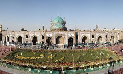گلفرش مزین به القاب امام رضا (ع) در حرم مطهر رضوی گسترده شد