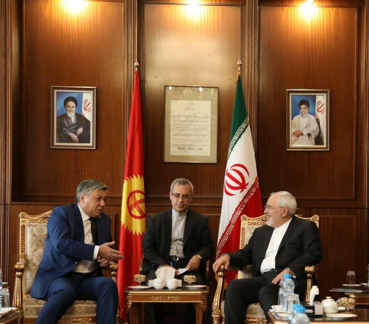 ظریف با مقامات قرقیزستان، مجارستان و اوگاندا دیدار و گفت و گو کرد + تصاویر