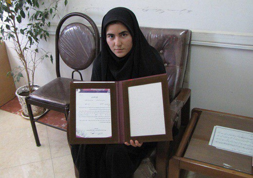 دانش آموز استان مرکزی رتبه دوم نقد ادبی کشور