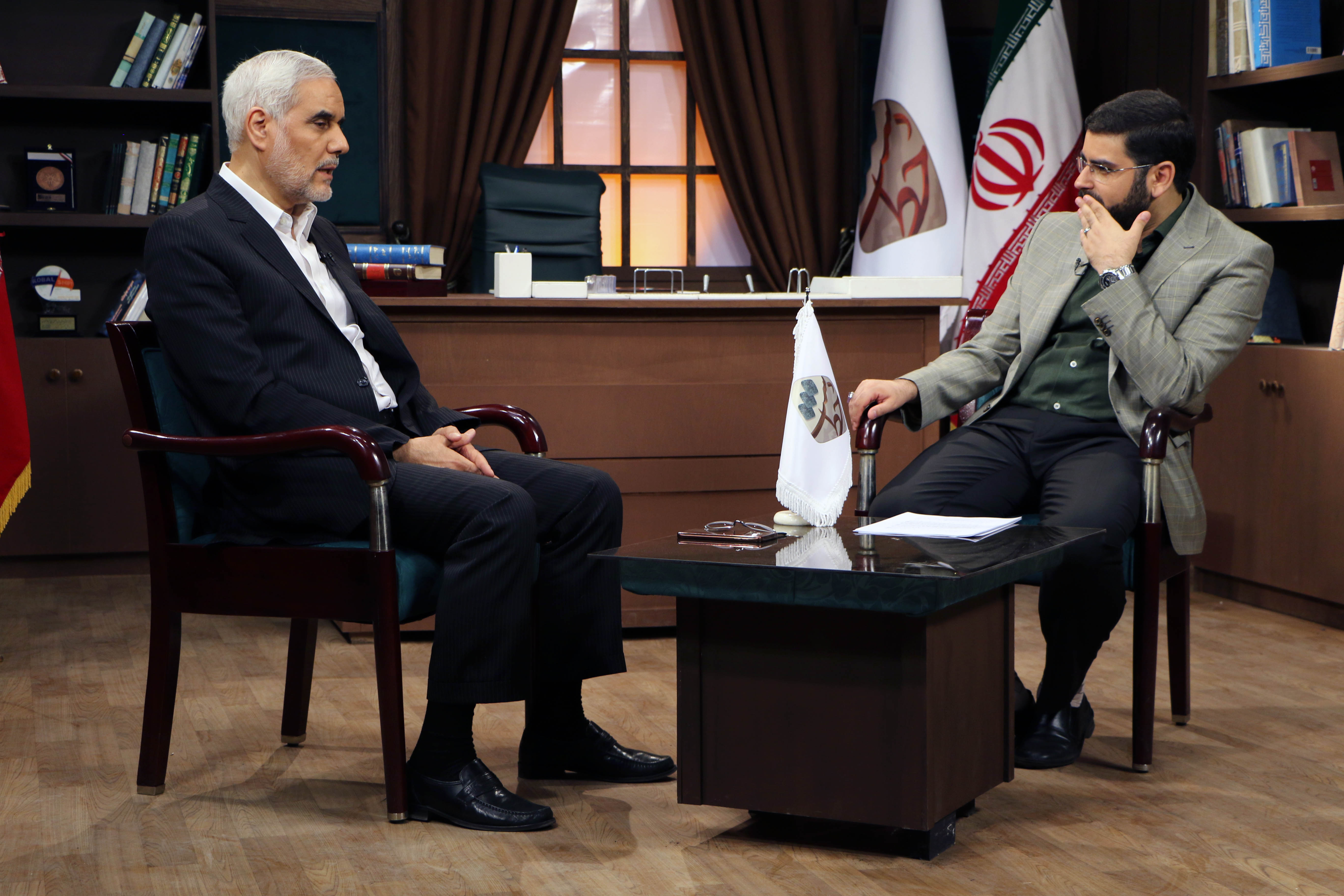 دولت یازدهم تیم اقتصادی منسجمی نداشت/از گزینه&zwnj;های شهرداری تهران هستم/ ریشه پدیده &laquo;آقازادگی&raquo; هنوز خشکانده نشده است