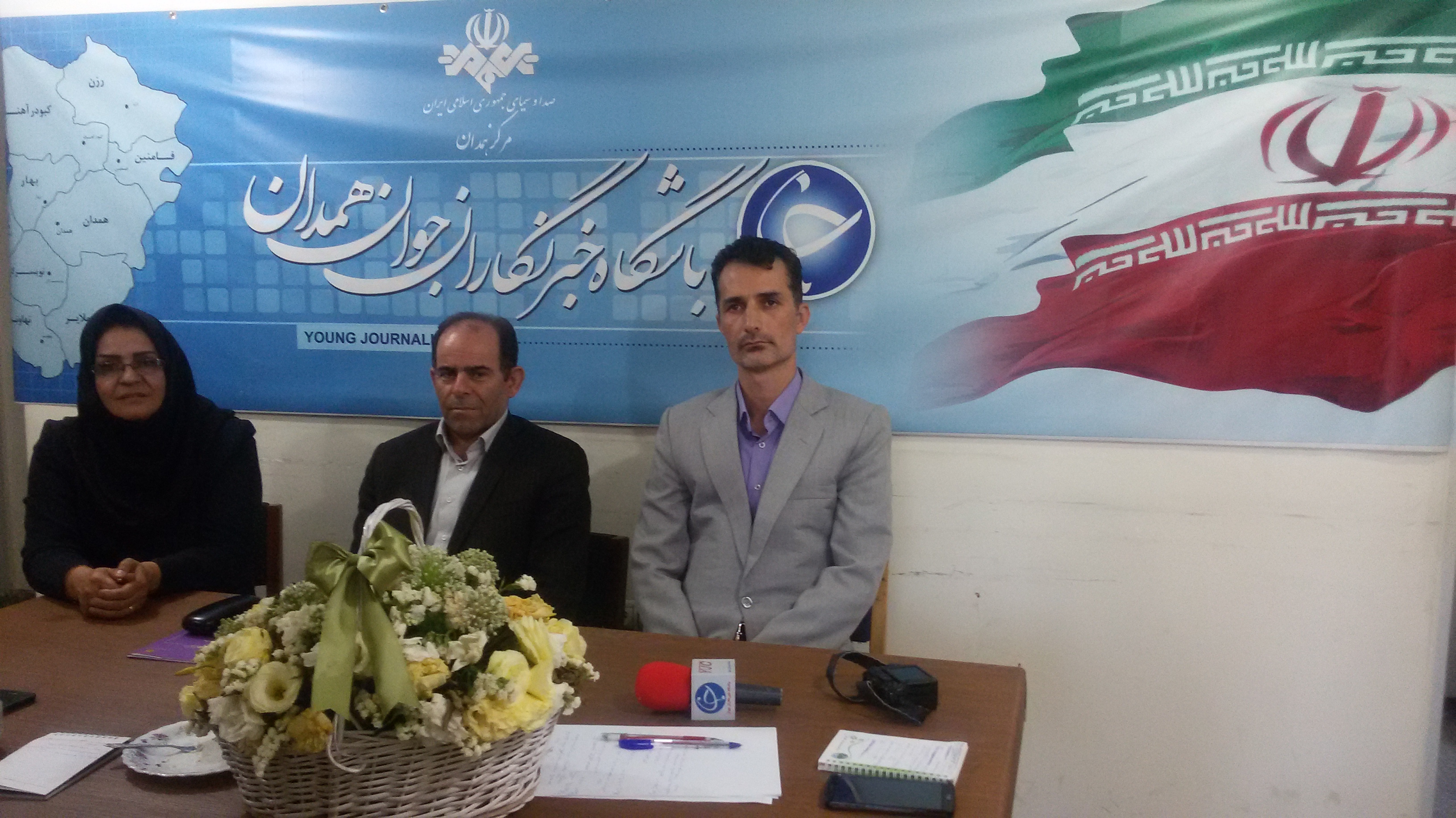 پاکسازی بیش از 800 کیلومتر از حریم راه های استان همدان