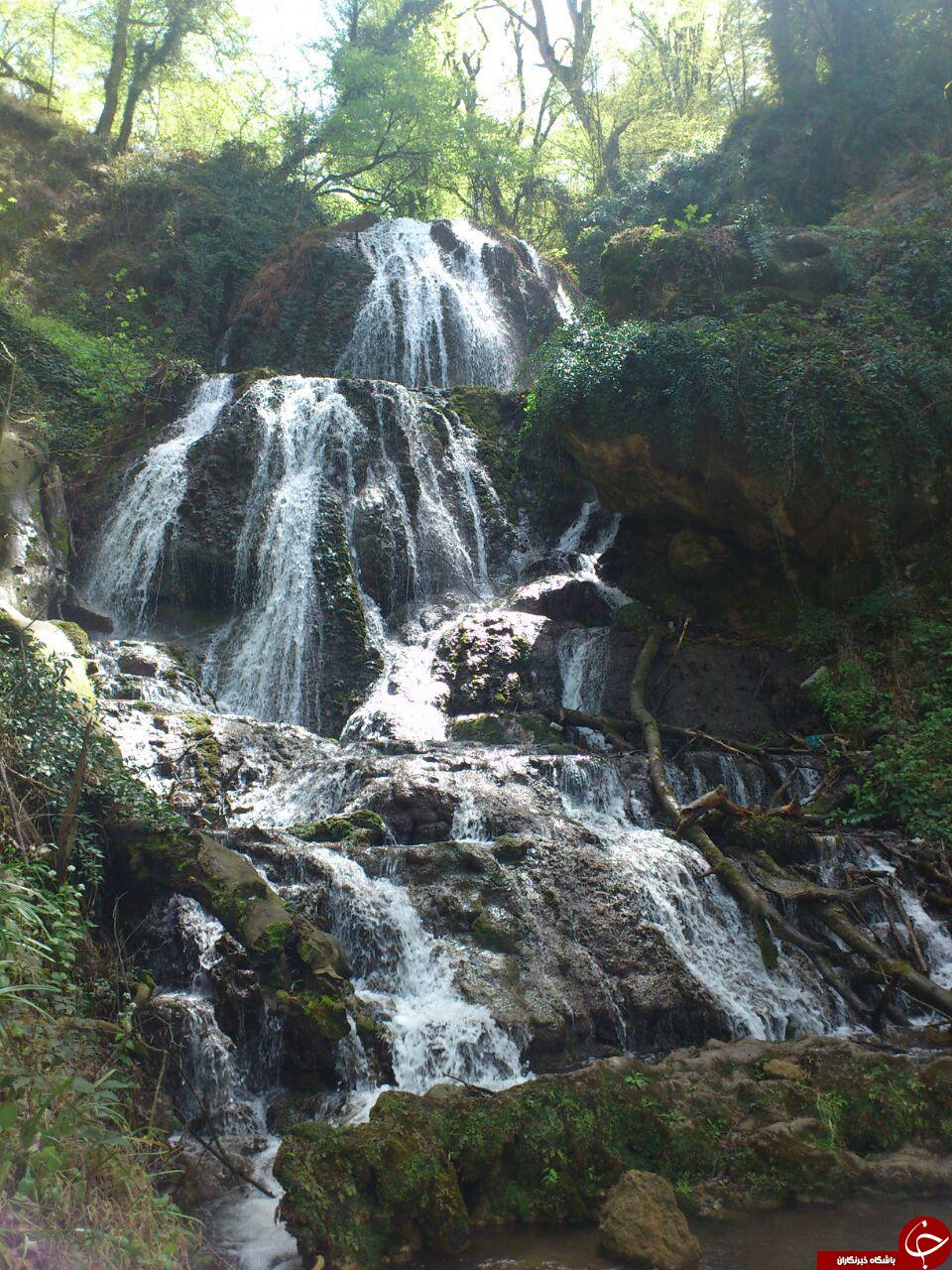 آبشار زیبای 