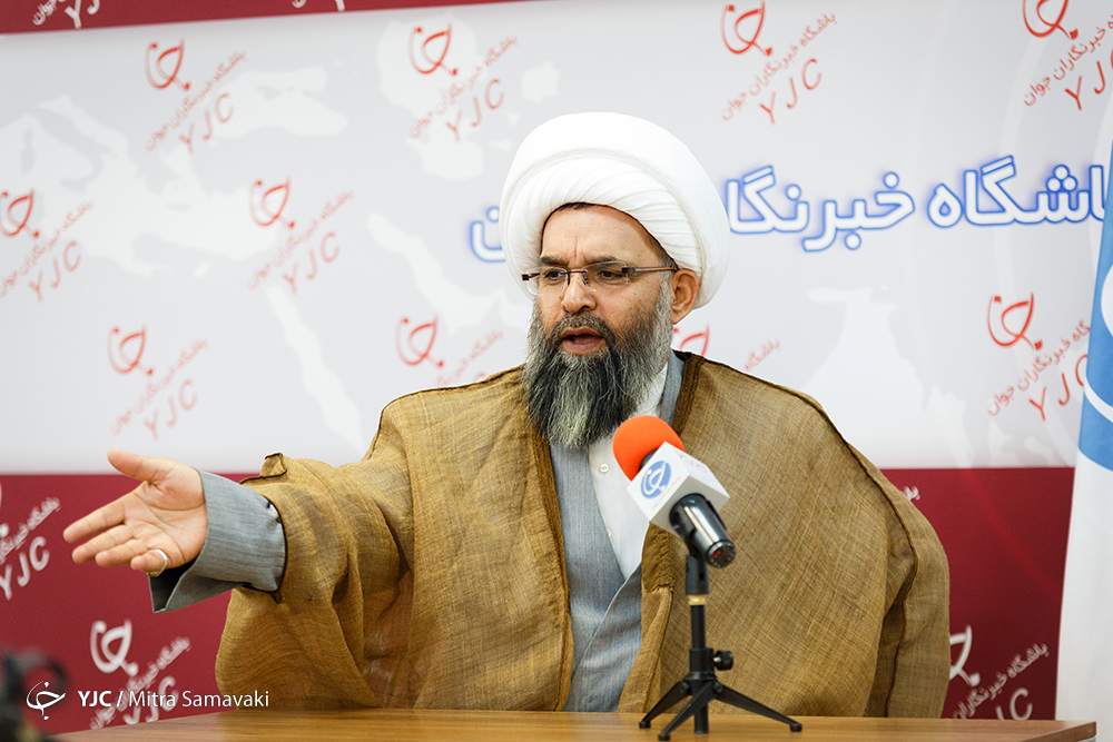 پاسخ سوال‌های شرعی خود را درباره احکام ماه گرفتگی، اینجا بخوانید
