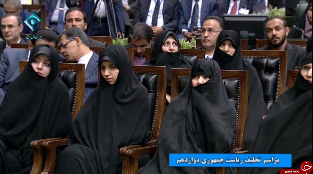 حضور دختر روحانی در مراسم تحلیف پدرش + عکس