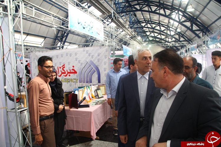افتتاح هشتمین نمایشگاه مطبوعات و خبرگزاریهای در استان +تصویر