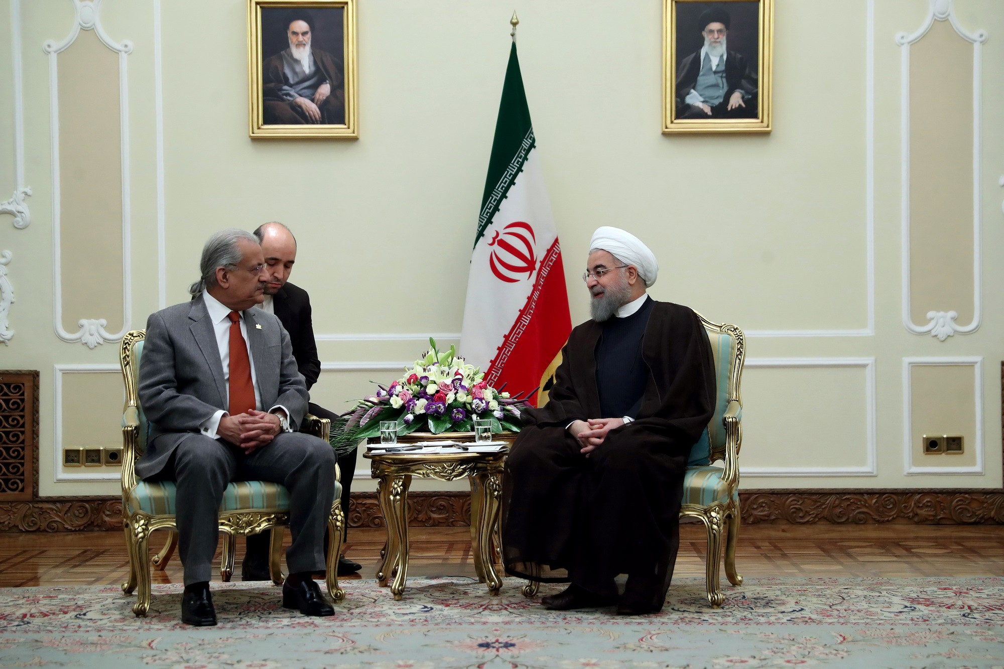 تهران از گسترش همه جانبه روابط با پاکستان استقبال می&zwnj;کند/ تاکید بر ضرورت اجرای کامل قرارداد&zwnj;ها