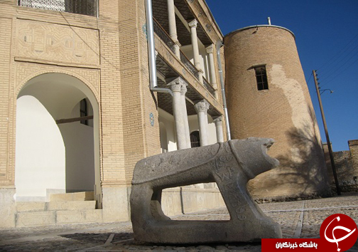 قلعه زیبای دزک در چهارمحال و بختیاری