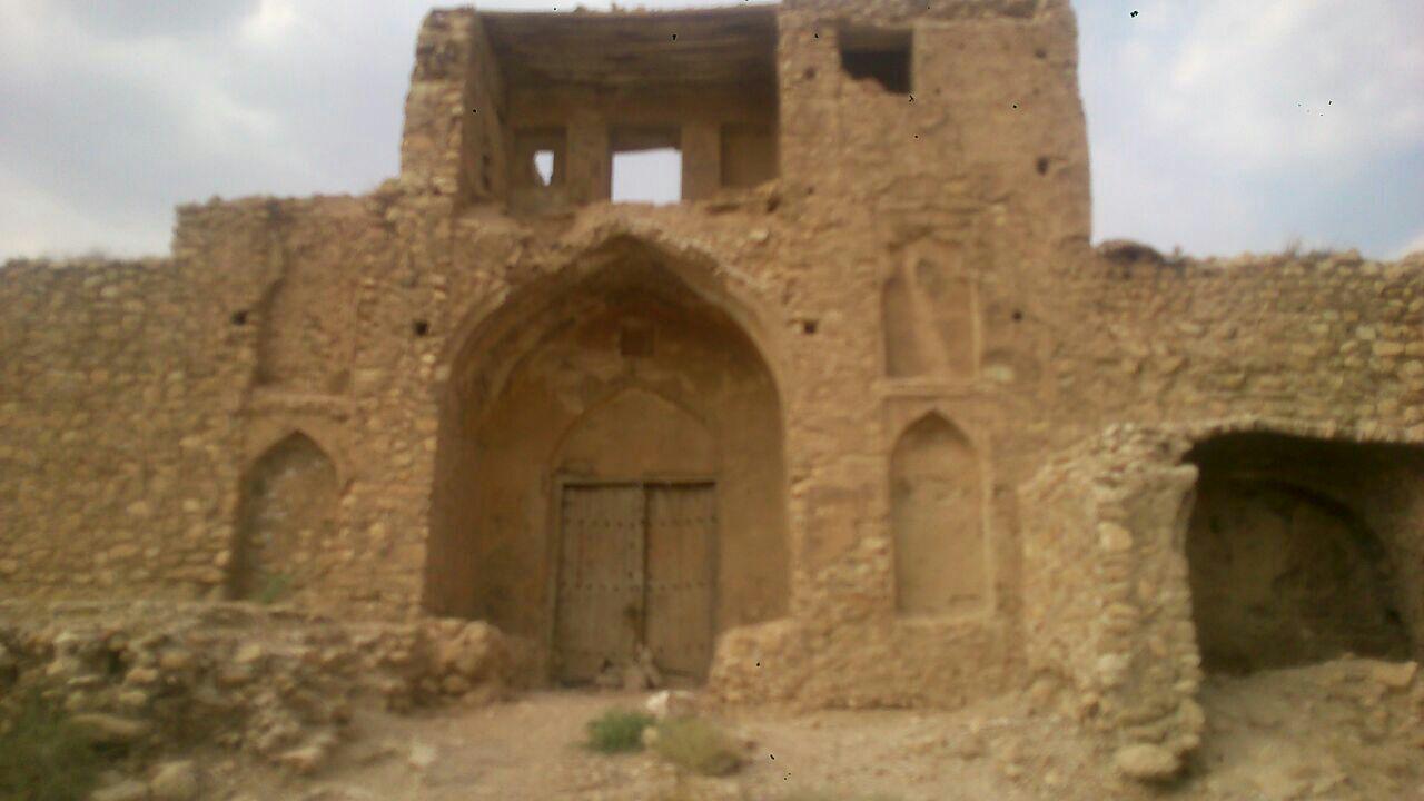 بی توجهی به کاروانسرای چنار + تصاویر