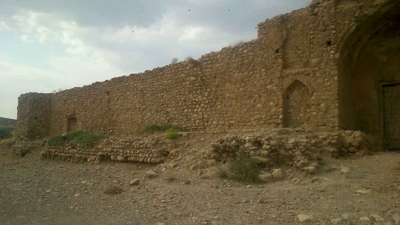 بی توجهی به کاروانسرای چنار + تصاویر