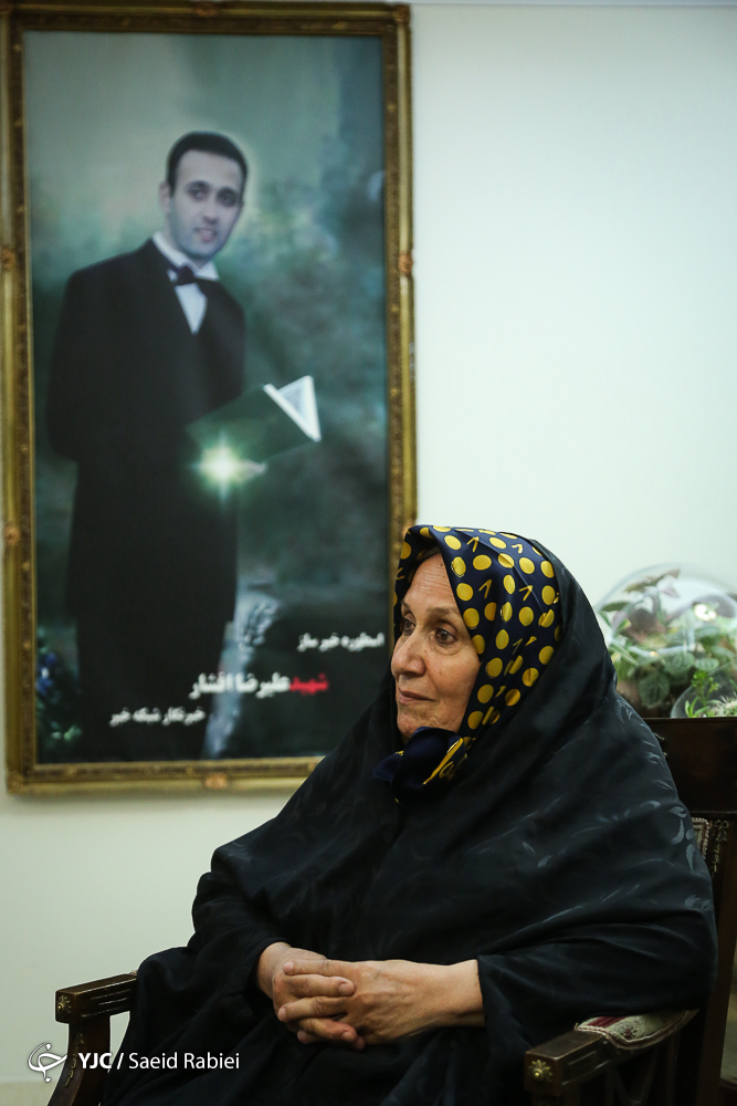 افشار عکس شهادت را کنار سردار صفوی گرفت/ پدر و مادری که برای رسیدن به فرزند خبرنگارشان پر می کشد