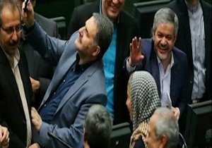 واکنش ظریف به سلفی نمایندگان با موگرینی + فیلم